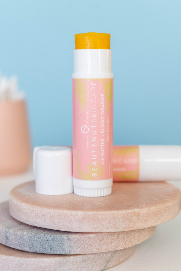 This juicy lip balm contains 100% all-natural ingredients to restore, protect and hydrate your lips. A must-have for the cold, dry winter season! 