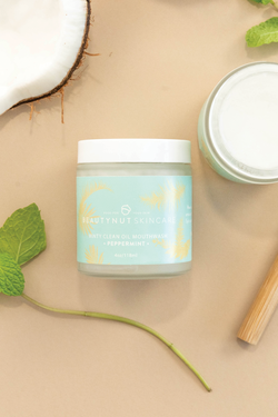 This refreshing mint-infused coconut oil pull is formulated to help support happy teeth, gums, and overall oral health. 